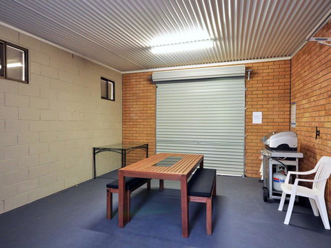 The Studio On The Lake @ Fishing Point, Lake Macquarie - Honestly Put The Line In And Catch Fish - Holiday Jervis Bay 2