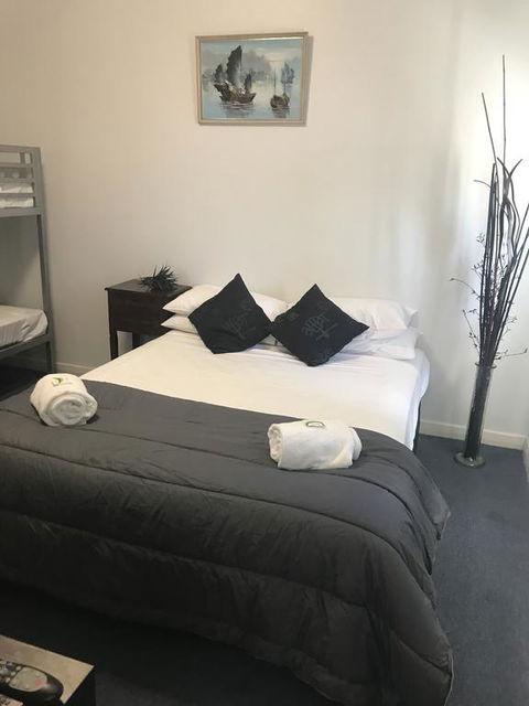 Tin Can Bay Budget Accommodation - Holiday Jervis Bay 0