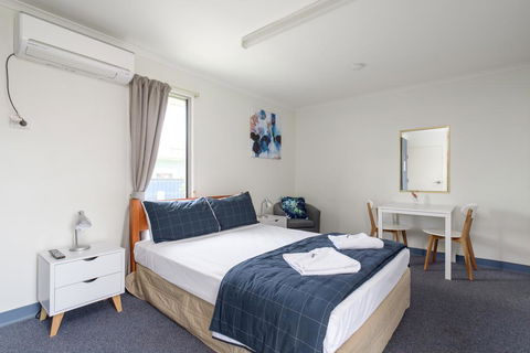 Tin Can Bay's Sleepy Lagoon Motel - Holiday Jervis Bay 2