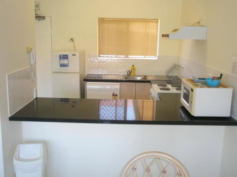 Tradewinds McLeod Holiday Apartments - Holiday Jervis Bay 3