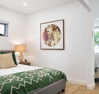 Ultra Modern Studio Suite with Balcony Near Shops - Holiday Jervis Bay