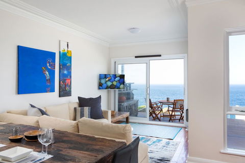 Unbelievable Clifftop Townhouse With Ocean Views - Holiday Jervis Bay 1