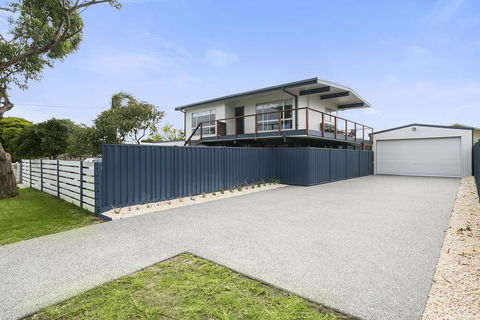 Upstairs Cottage On Beachurst - Holiday Jervis Bay 1