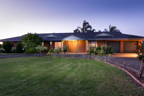Vineyard Retreat Mildura - Holiday Jervis Bay 0