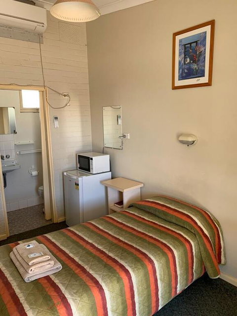 Walgett Motel - Holiday Jervis Bay 1