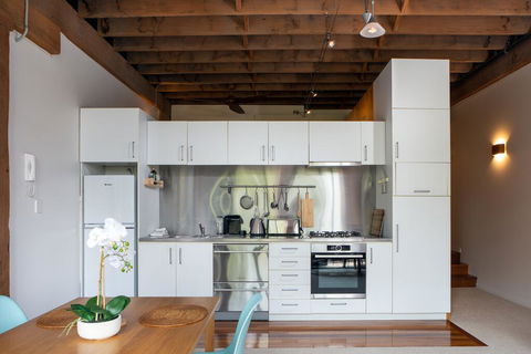 Warehouse Apartment With Balcony In Trendy Area - Holiday Jervis Bay 2