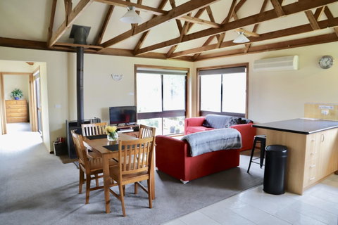 Red Ceder Cottage - Great Ocean Road - Port Campbell - Holiday Jervis Bay 12