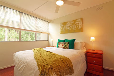 Colour Pop Fitzroy - 3 Bedroom Pet Friendly - Holiday Jervis Bay 13