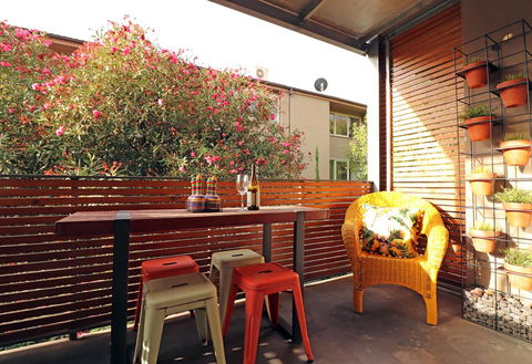 Colour Pop Fitzroy - 3 Bedroom Pet Friendly - Holiday Jervis Bay 6