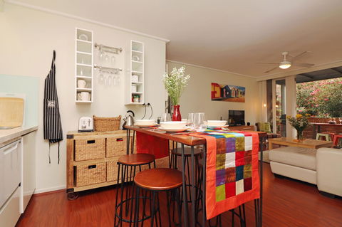 Colour Pop Fitzroy - 3 Bedroom Pet Friendly - Holiday Jervis Bay 0