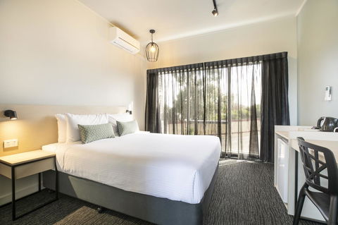 Nightcap At Excelsior Hotel - Holiday Jervis Bay 16