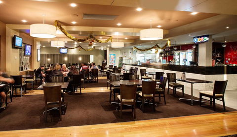 Nightcap At Excelsior Hotel - Holiday Jervis Bay 34