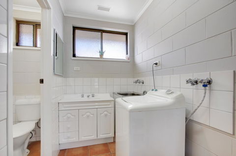 Hybiscus Waterfront Apartments - Holiday Jervis Bay 20