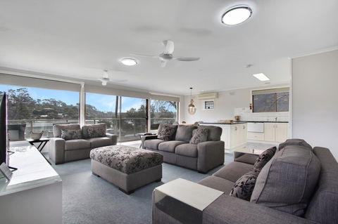 Hybiscus Waterfront Apartments - Holiday Jervis Bay 6