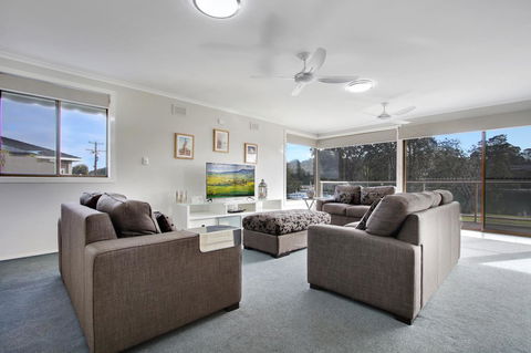 Hybiscus Waterfront Apartments - Holiday Jervis Bay 8