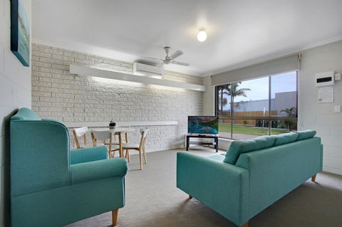 Hybiscus Waterfront Apartments - Holiday Jervis Bay 18