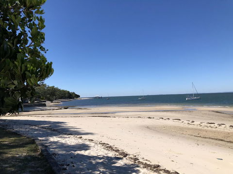 Bribie Island Hotel - Holiday Jervis Bay 9