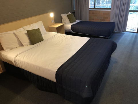 Bribie Island Hotel - Holiday Jervis Bay 1