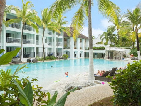 Beach Club Port Douglas Luxury Apartments - Holiday Jervis Bay 0