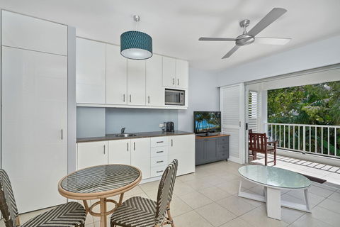 Palm Cove Paradise - Couples Spa Beach Getaway - Holiday Jervis Bay 9