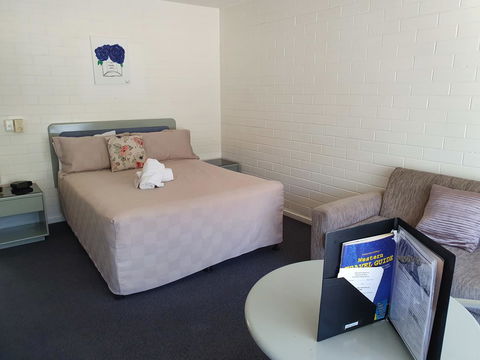 Dalby Manor Motor Inn - Holiday Jervis Bay 7