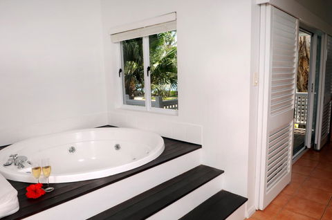 The Reef House Adults Retreat - Enjoy 28 Complimentary Inclusions - Holiday Jervis Bay 28