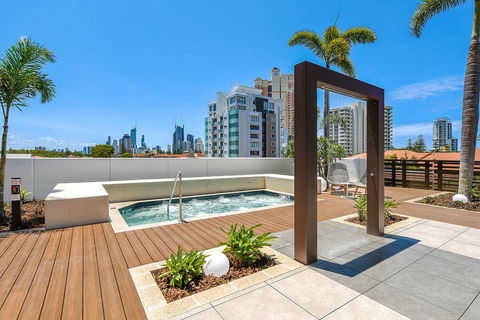 Qube Broadbeach - Holiday Jervis Bay 27