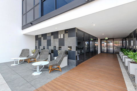 Qube Broadbeach - Holiday Jervis Bay 24