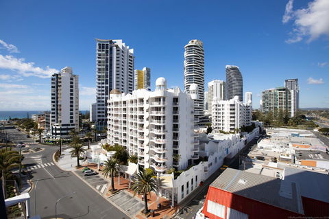 Qube Broadbeach - Holiday Jervis Bay 10