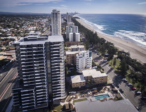 Boardwalk Burleigh Beach - Official - Holiday Jervis Bay 41