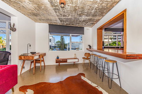 The Pink Hotel Coolangatta - Holiday Jervis Bay 5