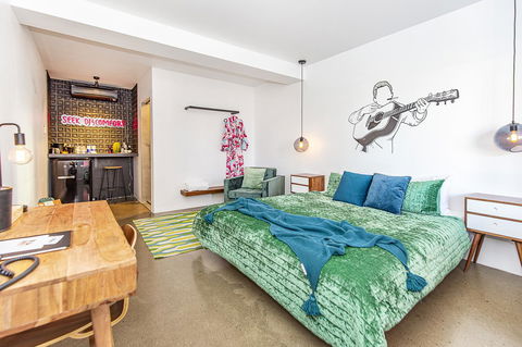The Pink Hotel Coolangatta - Holiday Jervis Bay 27
