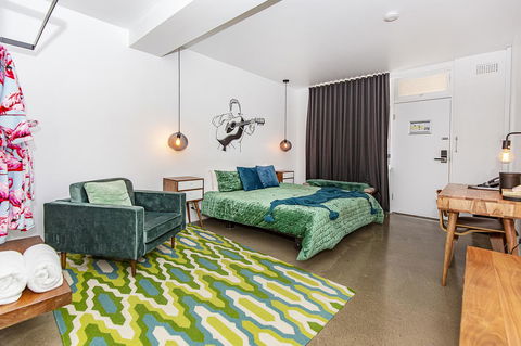 The Pink Hotel Coolangatta - Holiday Jervis Bay 28