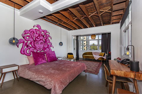 The Pink Hotel Coolangatta - Holiday Jervis Bay 33