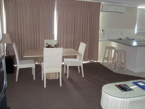 Grosvenor Beachfront Apartments Surfers Paradise - Holiday Jervis Bay 26