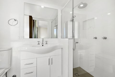 Columbia Beachfront Apartments On Rainbow Bay - Holiday Jervis Bay 19