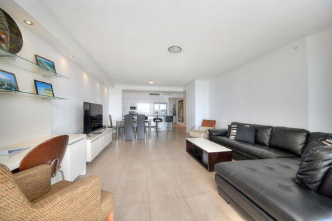 The Towers Of Chevron Renaissance - Holidays Gold Coast - Holiday Jervis Bay 21