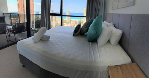 Qube Broadbeach Ocean View Apartments - Holiday Jervis Bay 23