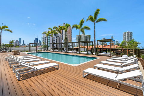 Qube Broadbeach Ocean View Apartments - Holiday Jervis Bay 16