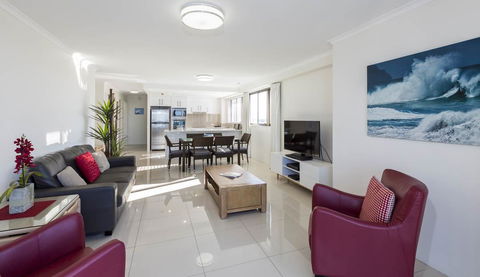 South Pacific Plaza - Official - Holiday Jervis Bay 3