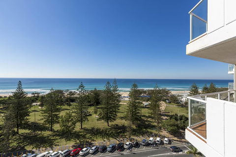 South Pacific Plaza - Official - Holiday Jervis Bay 13
