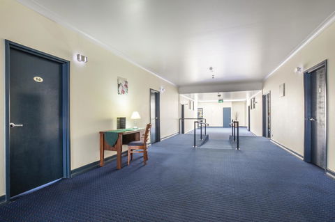 Nightcap At Atherton Hotel - Holiday Jervis Bay 10