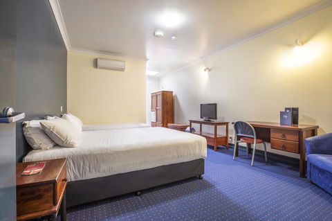 Nightcap At Atherton Hotel - Holiday Jervis Bay 11