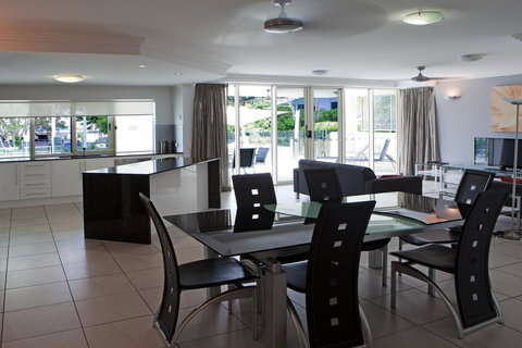 Waters Edge Apartment Cairns - Holiday Jervis Bay 2