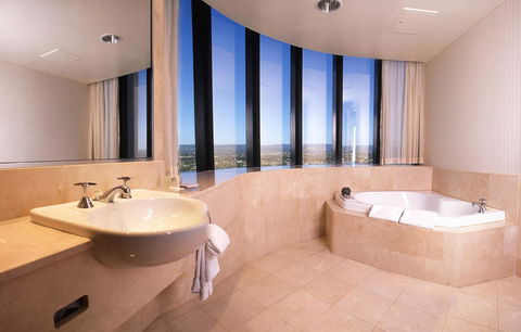 Crowne Plaza Surfers Paradise, An IHG Hotel - Holiday Jervis Bay 19