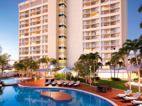 Pullman Cairns International - Holiday Jervis Bay 40