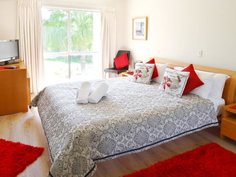 Waterfront Resort Villa With Buggy - Holiday Jervis Bay 12