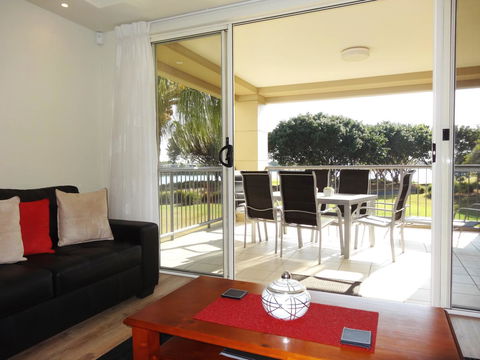 Waterfront Resort Villa With Buggy - Holiday Jervis Bay 20