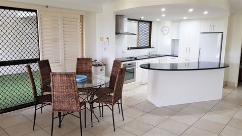 Gemini Court Holiday Apartments - Holiday Jervis Bay 17