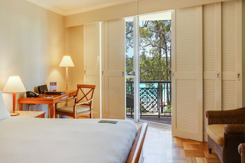 InterContinental Sanctuary Cove Resort, An IHG Hotel - Holiday Jervis Bay 4